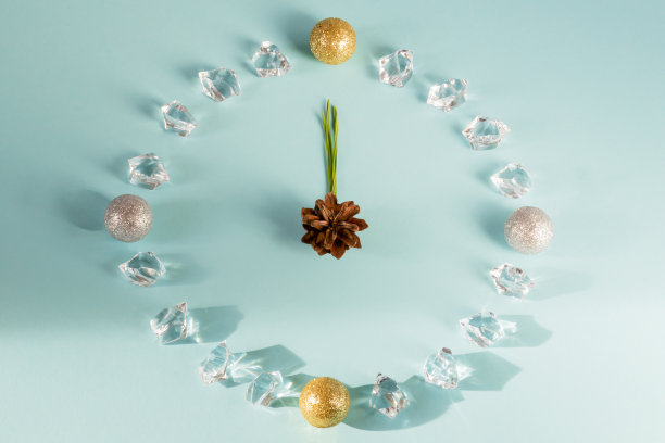 时钟在蓝色的背景图片下载