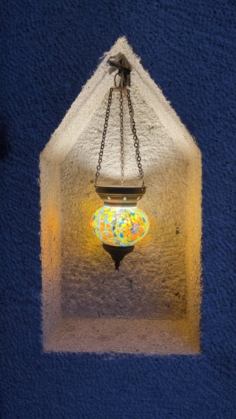 传统正宗彩色玻璃灯。图片下载