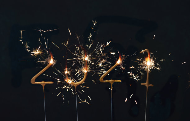 2021年烟花装饰黑色背景图片下载