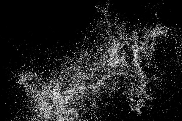 黑色背景上的水的抽象飞溅。图片下载