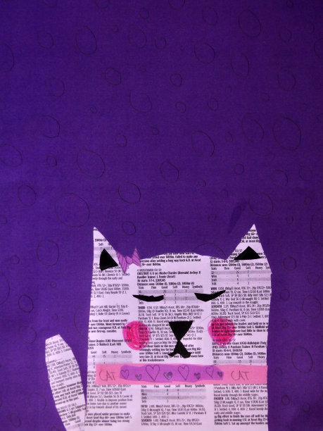 闭着眼睛的可爱小母猫图片下载