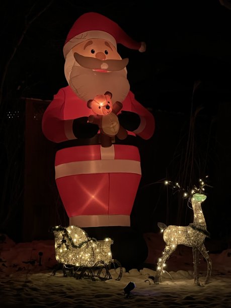 充气圣诞老人和驯鹿图片下载