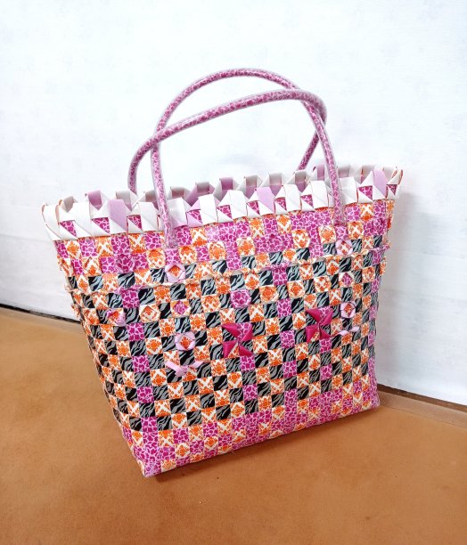 自制的彩色袋工艺品从沙巴图片下载