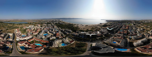 空中360度全球面全景照片视图的海滩在保加利亚阳光海滩海滩的海滩前，显示了美丽的海岸线和金色的沙滩和海洋的景色。图片下载