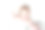 红发小孩在床上笑。婴儿发育概念，幼儿休息睡眠，出牙，腹痛。图片下载