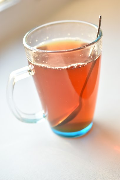 一杯热茶和一个袋子图片下载