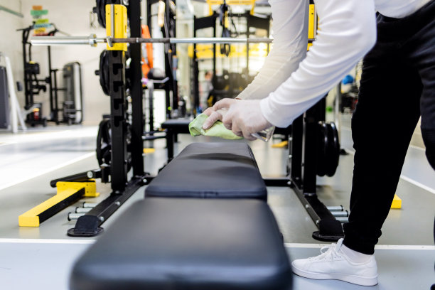 健身房安全的新标准。图片下载