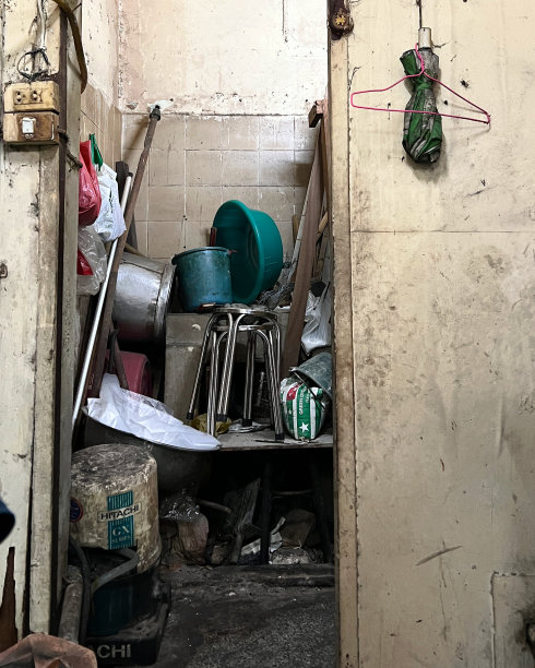 有许多东西的房间图片下载