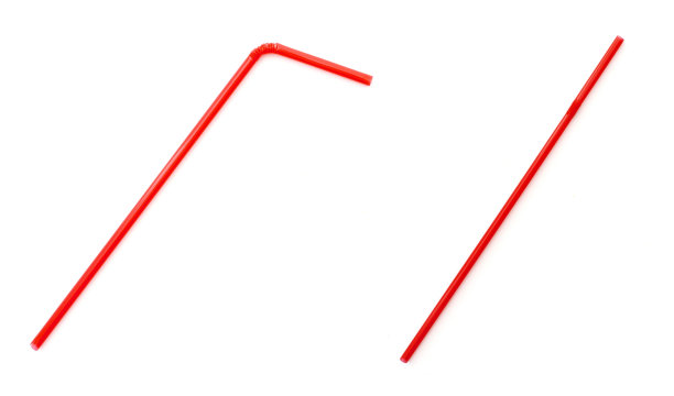 两根经典的红色鸡尾酒吸管放在白色吸管上图片下载