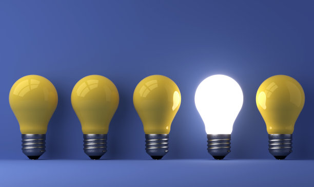 背景前面有一个经典的灯泡图片下载