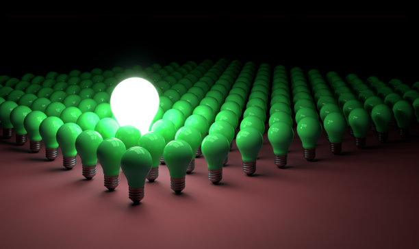 背景前面有一个经典的灯泡图片下载