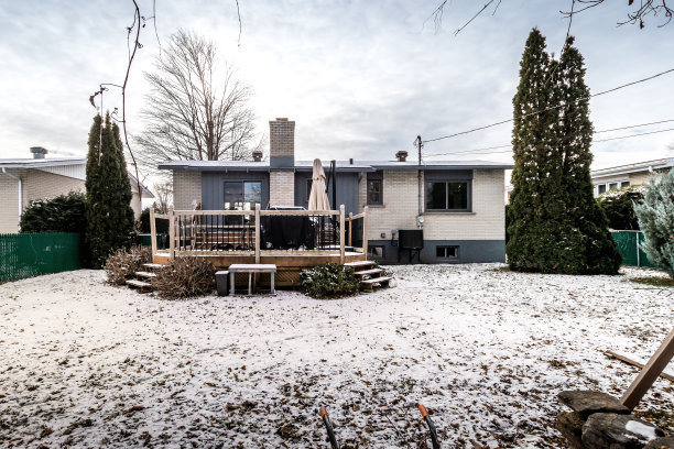 位于蒙特利尔郊区的加拿大住宅图片下载