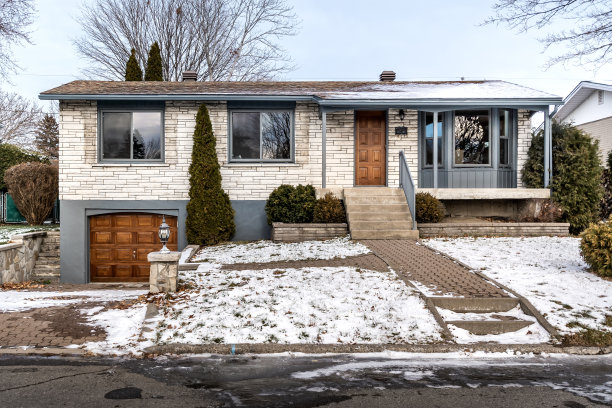 位于蒙特利尔郊区的加拿大住宅图片下载