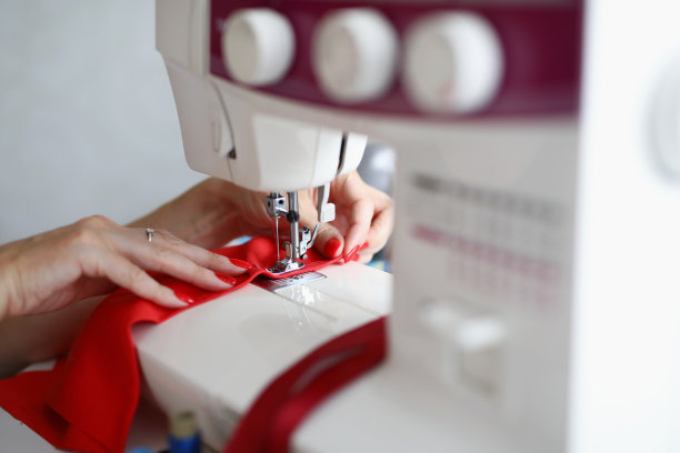 可爱的新鲜红色指甲图片下载