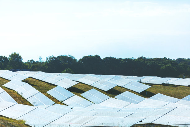 美国中西部和西部的可持续性绿色能源太阳能电池板照片系列图片下载