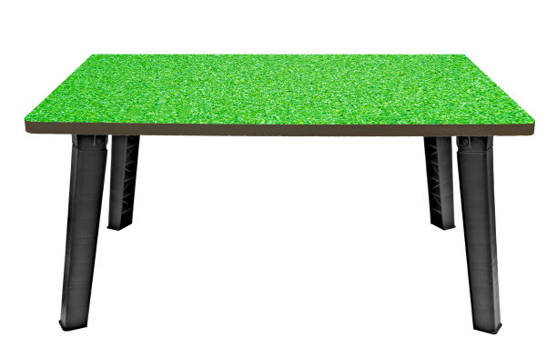 木桌绿色板孤立在白色背景。图片下载