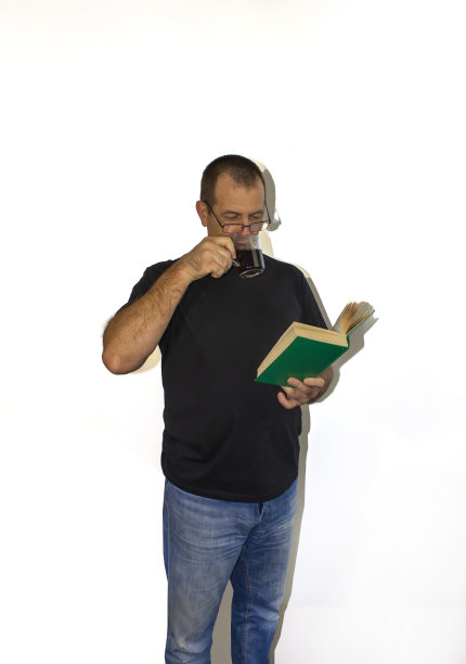 大人带着书和咖啡，老师图片下载