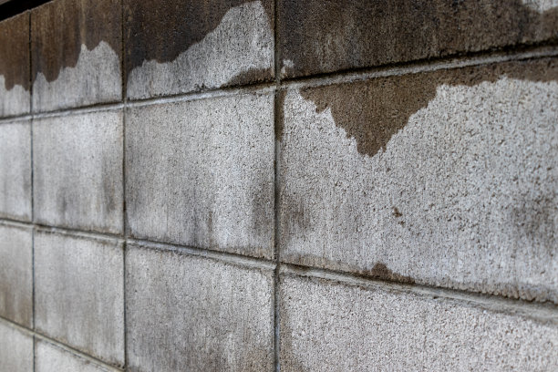 靠近混凝土砌块墙的表面图片下载