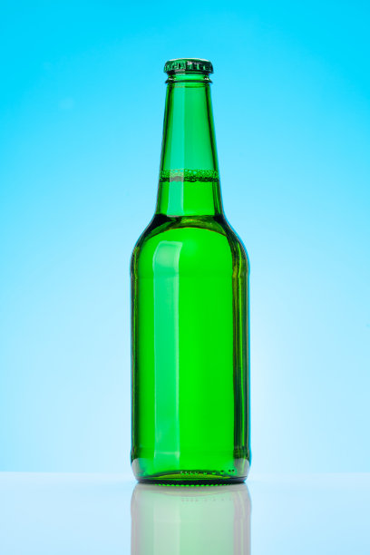 啤酒瓶图片下载