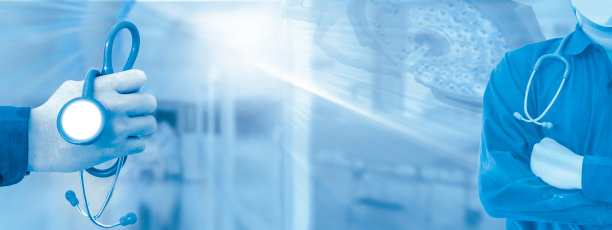 医学医生持有听诊器在医院背景图片下载