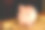 房子窗户上的存钱罐图片下载