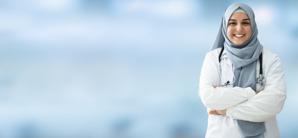 工作的女内科医生图片下载