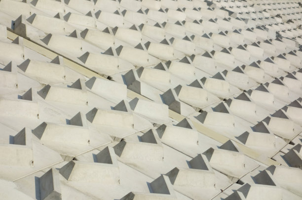 新修码头，为河床泛滥作准备图片下载