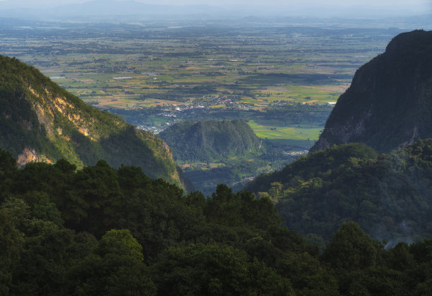 泰国清莱的土法熙冬季的山地景观图片下载