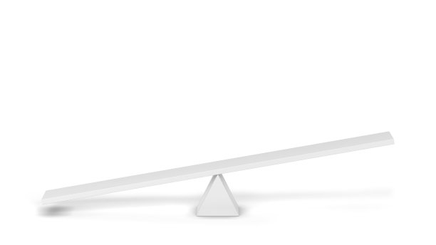 简单的跷跷板，平衡的概念图片下载