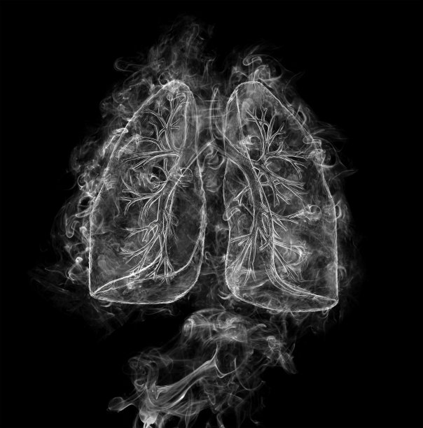 黑色背景上烟雾的幻想图片下载