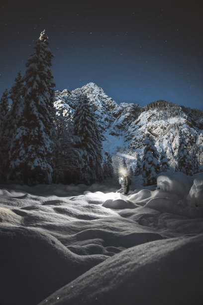 斯洛文尼亚的第一场降雪图片下载
