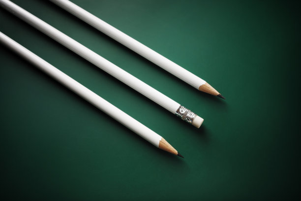 三个空白的铅笔图片下载