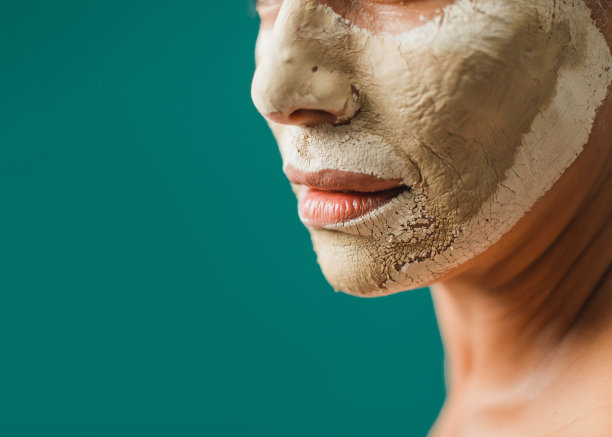 作物雌性与干粘土面具图片下载