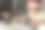 一个小男孩给圣诞老人写信。图片下载