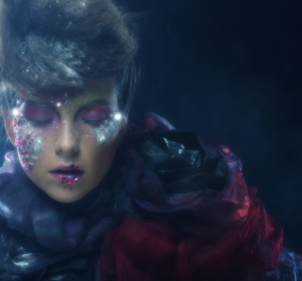 用艺术化妆的女人肖像图片下载