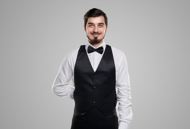 自信微笑的服务员，穿着优雅图片下载