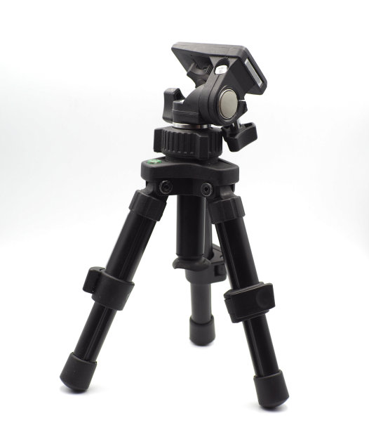黑色迷你三脚架白色背景图片下载