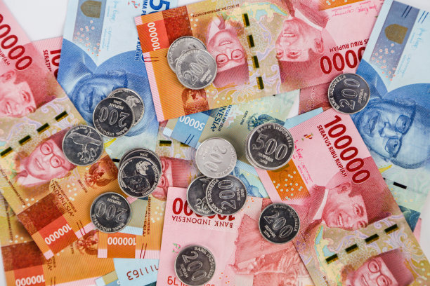 一堆随机的印尼盾货币图片下载