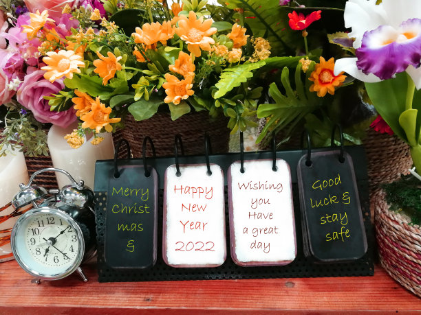 表金属标签与祝福信息圣诞和新年2022图片下载