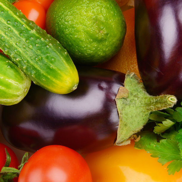 明亮的背景来自各种蔬菜和水果。图片下载