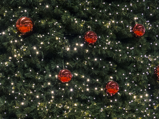 红色的圣诞球图片下载