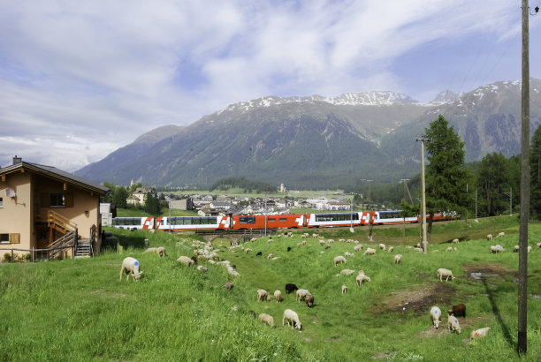 赛扬娜附近的冰川快车图片下载