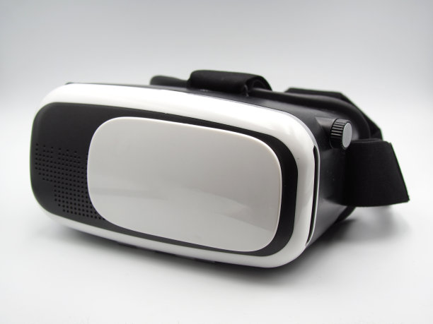 白色背景的虚拟现实眼镜图片下载