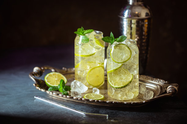 夏天喝冰茶图片下载