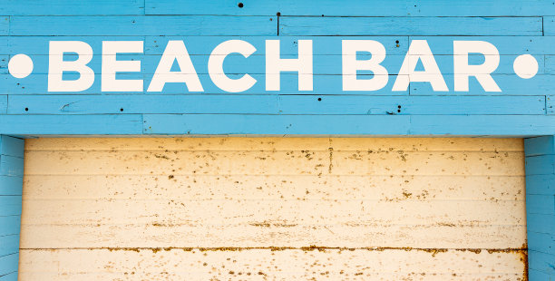 海滩酒吧的迹象。空白的写入空间图片下载