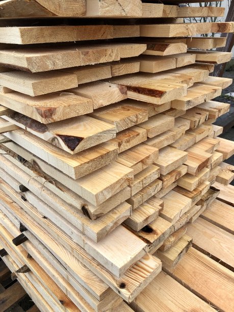 一堆一对一的木板。木板背景图片下载