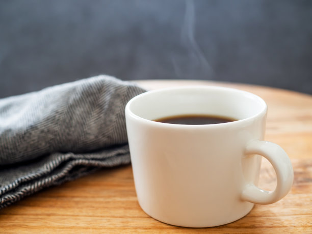 一杯加蒸汽的热咖啡图片下载