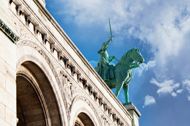 圣心大教堂(法语basilique du Sacré-Cœur)。图片下载