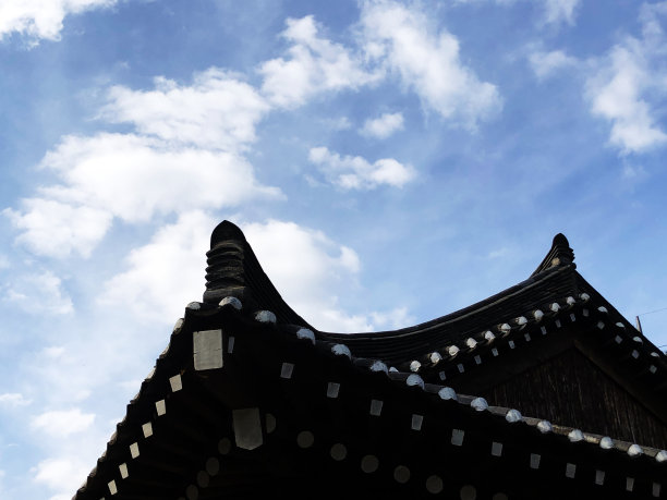 韩国传统住宅的屋顶图片下载