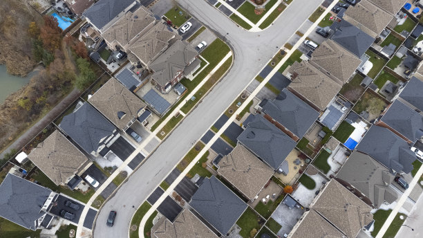 从上到下的郊区街景图片下载